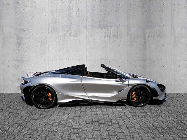 765LT Spider