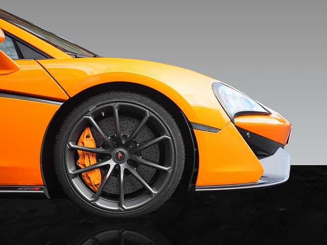 570S Spider