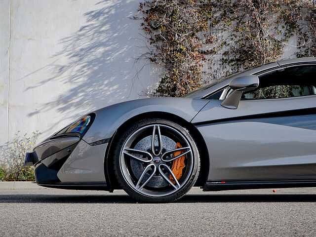 570S Spider