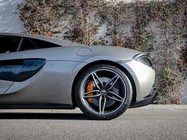 570S Spider