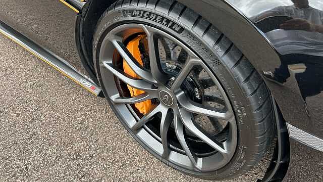 570S Spider